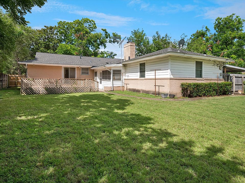 2nd image of 1631 Macmanus Dr