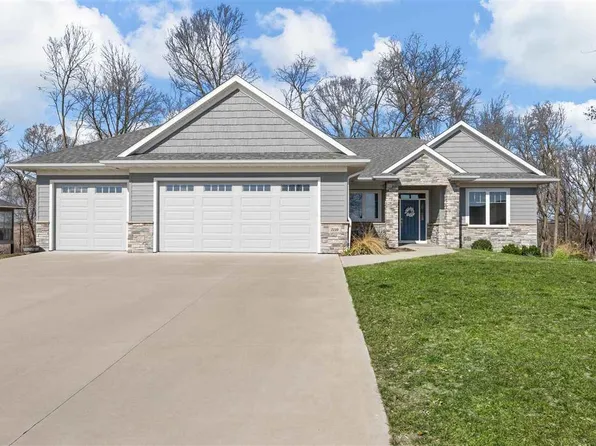 1110 Cullen Dr, Tiffin, IA 52340