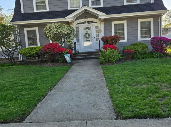 268 Locust Avenue, Freeport, NY 11520