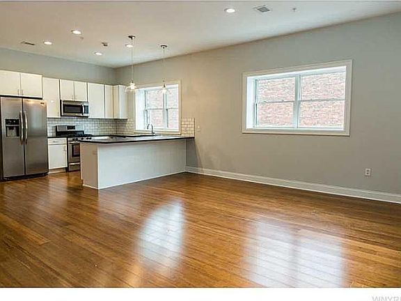 2nd image of 220 Franklin St #1