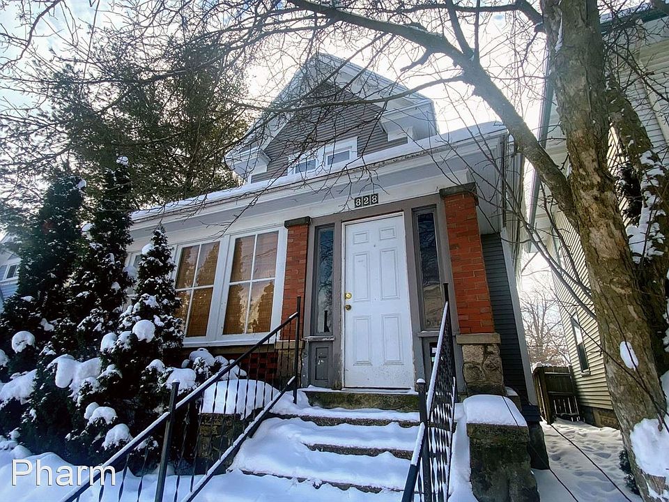 1st image of 828 Baldwin St SE