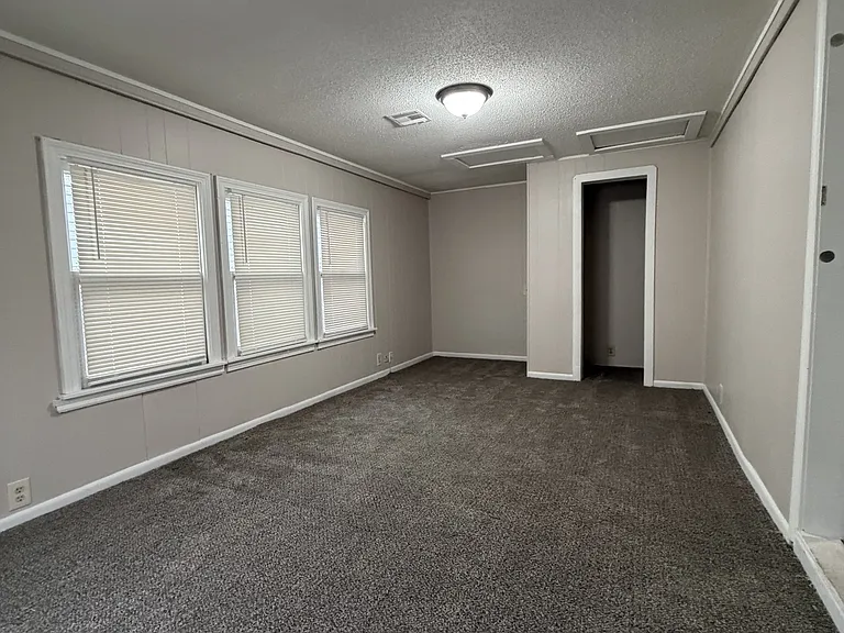 2126 N Minnesota Ave — Photo 8