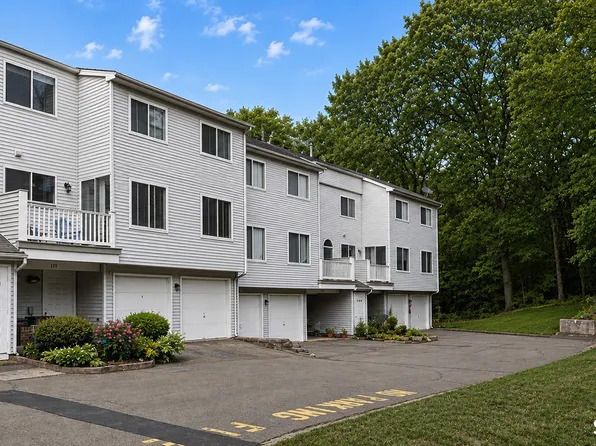 125 Staffordshire Common #125, Wallingford, CT 06492