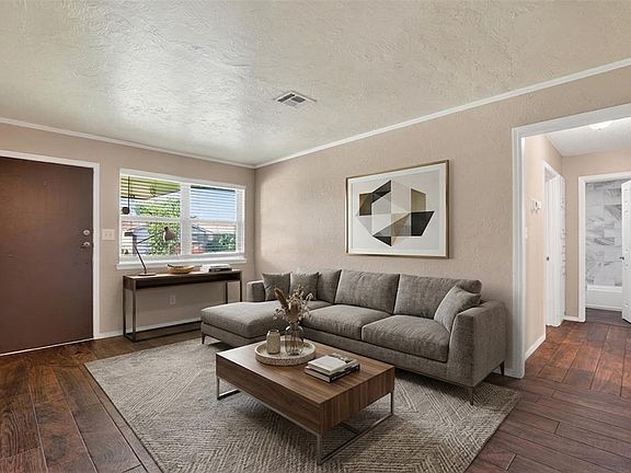 3rd image of 128 SW 12th St