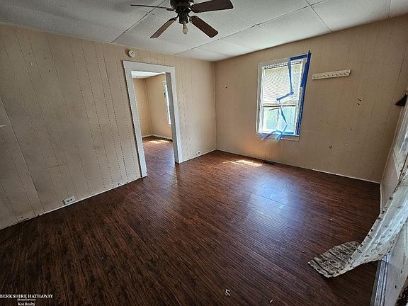 4th image of 332 Carroll St