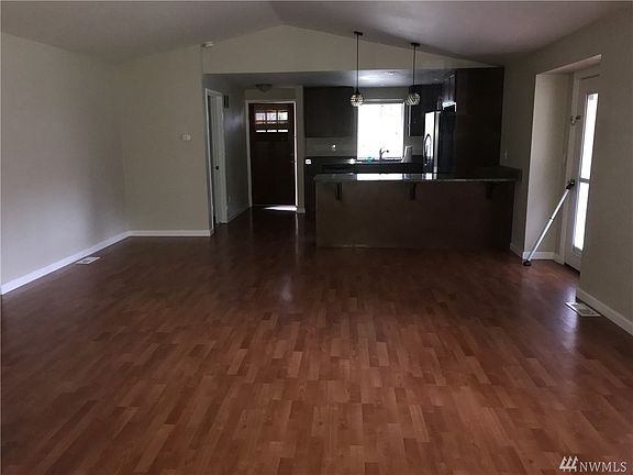 4th image of 21205 94th Avenue Ct E