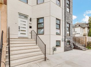 265 Slocum St, Philadelphia, PA 19119