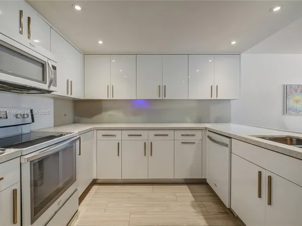 1901 Brickell Ave APT B413, Miami, FL 33129