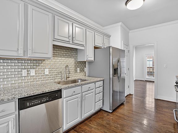 3rd image of 448 Meadow Croft Dr