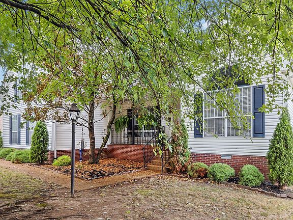 3rd image of 100 Hunterwood Ct