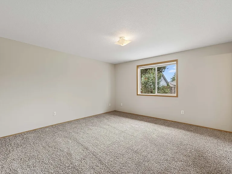17005 NE 21st St — Photo 16