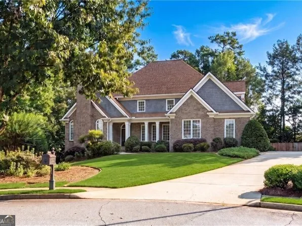 2414 Glenmore Ln, Snellville, GA 30078