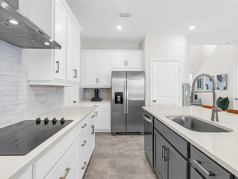 2019 Sunshine Peak Dr — Photo 12