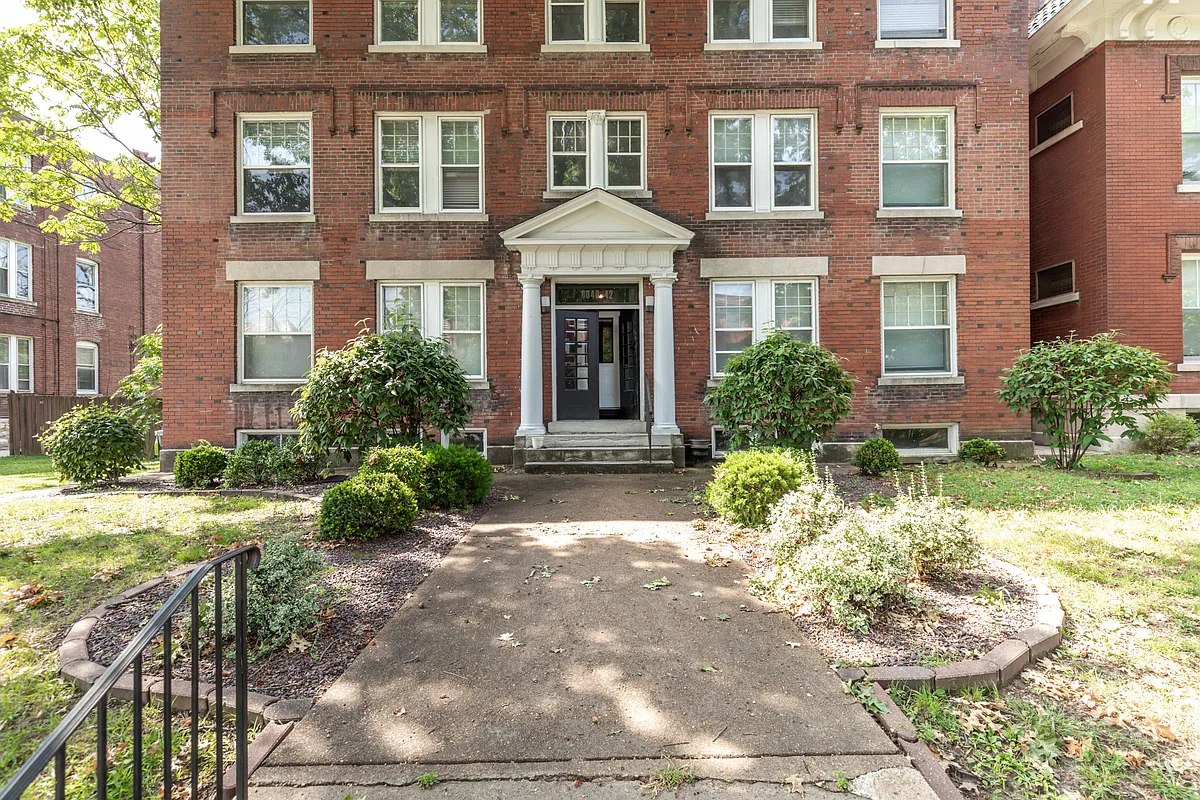Building Photo - 6040 Kingsbury Ave #3E