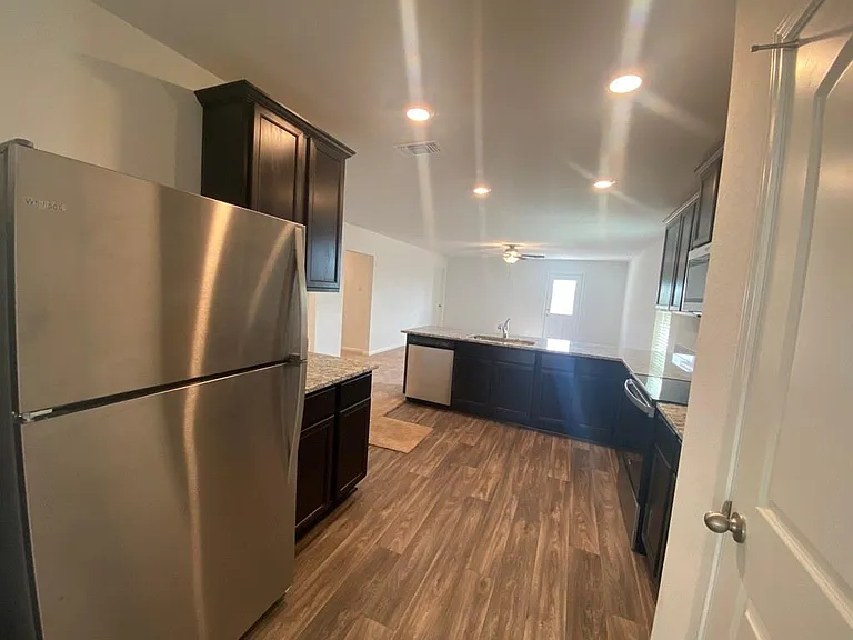 309 Riverdale Dr — Photo 6