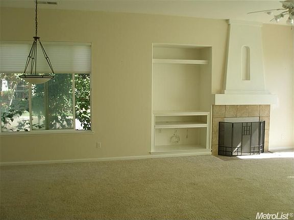 4th image of 1499 Irvin Dr