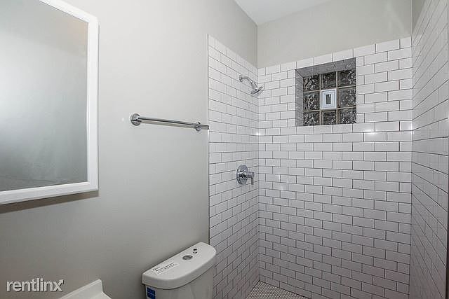 1743 erie bathroom