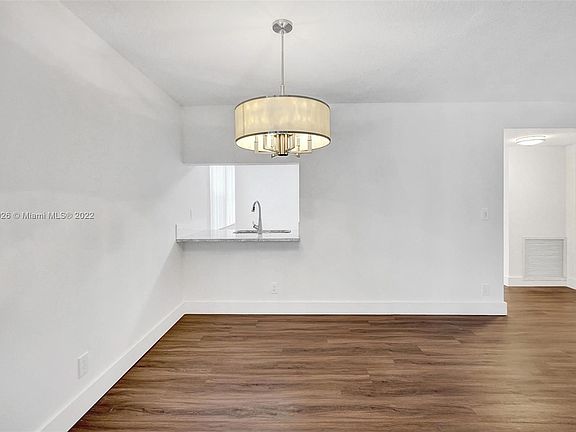 3rd image of 450 Egret Cir APT 9311