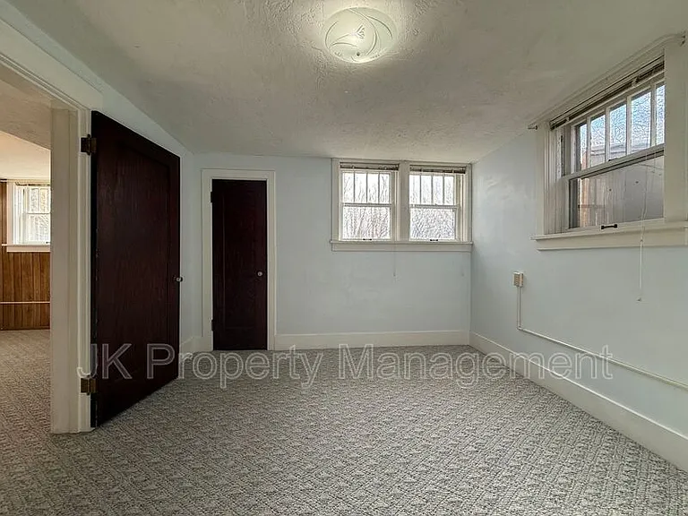 2217 1st Ave S #LOWER — Photo 11
