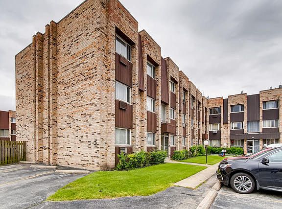 3rd image of 8655 1/2 W Foster Ave APT 1B
