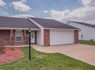 1210 Shepherds Dr, Moberly, MO 65270