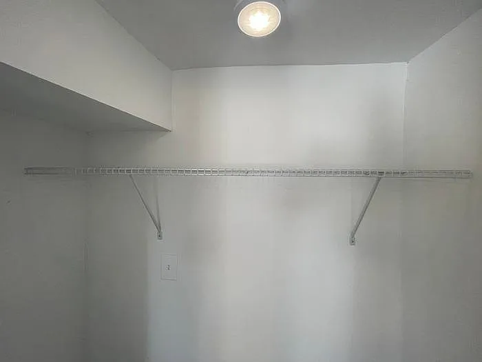 2742 Kennedy St — Photo 15