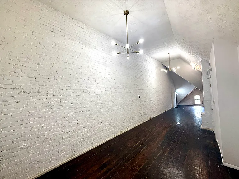 250 S 18th St #1/2 — Photo 16