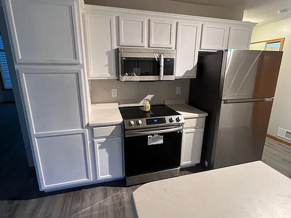 3rd image of 10103 Pleasure Creek Cir NE