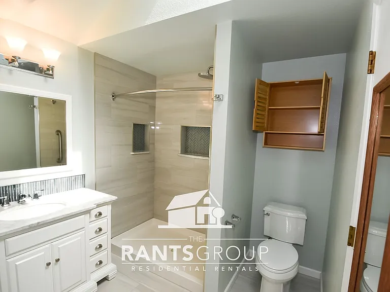 660 Malibu Dr SE — Photo 13