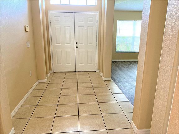 3rd image of 2698 Willow Glen Cir