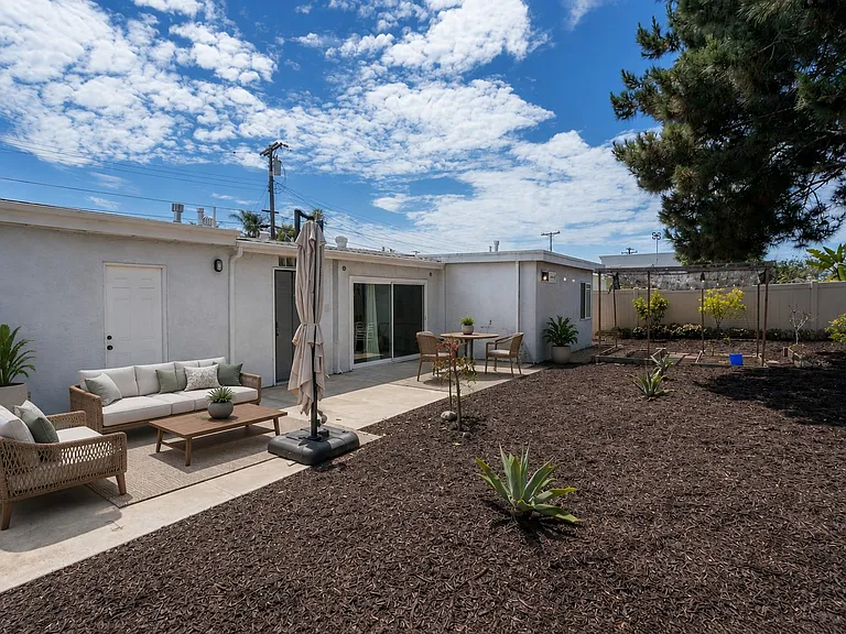 4742 Seaford Pl — Photo 10