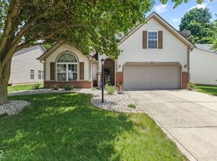 5881 Lost Oaks Dr, Carmel, IN 46033