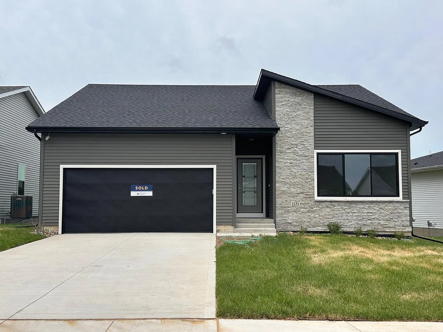 4 bed, 2250 sqft, $2,650 — Photo 4
