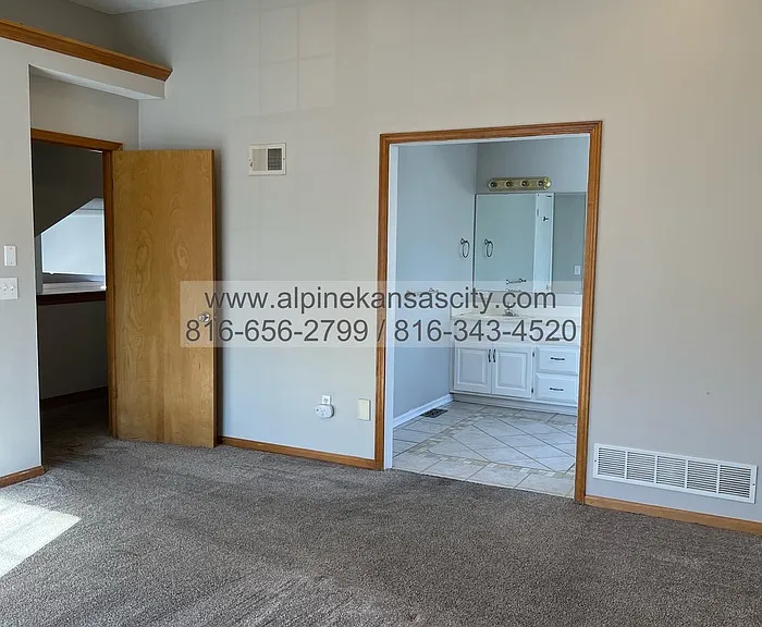 8116 NW 80th St — Photo 23