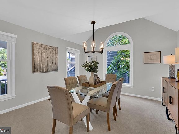4th image of 9695 Holly Oak Ct