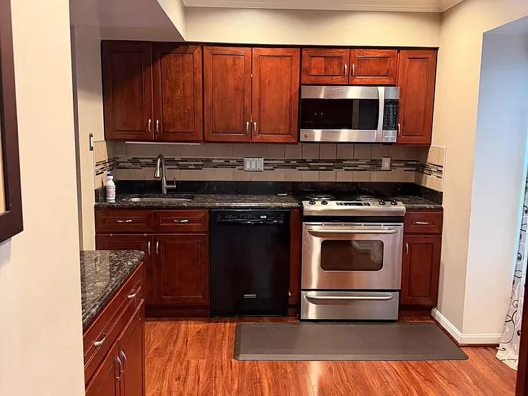 36 Tallow Ct #2-8 — Photo 2