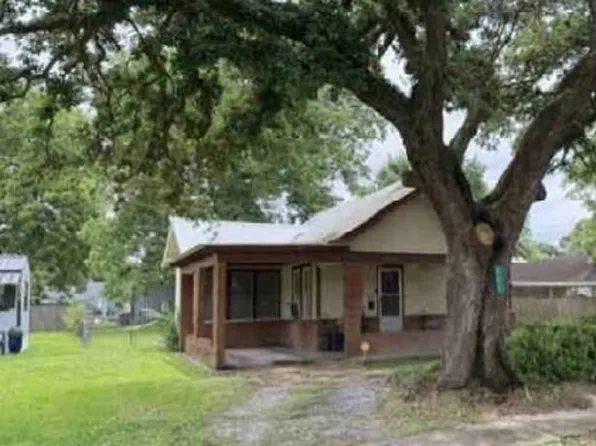 605 S Guegnon St, Abbeville, LA 70510