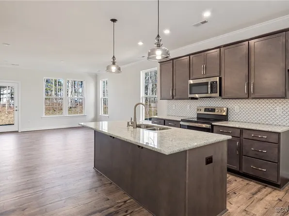 12207 Twin Rivers Dr, Chester, VA 23836