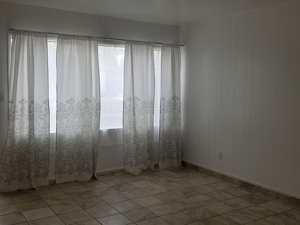 2nd image of 4805-4807 Iroquois Ave