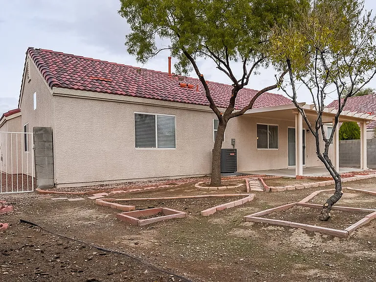 2407 Tropical Sands Ave — Photo 15
