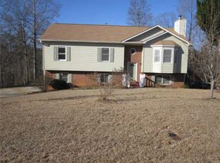 4868 Hunt Club Dr, Flowery Branch, GA 30542