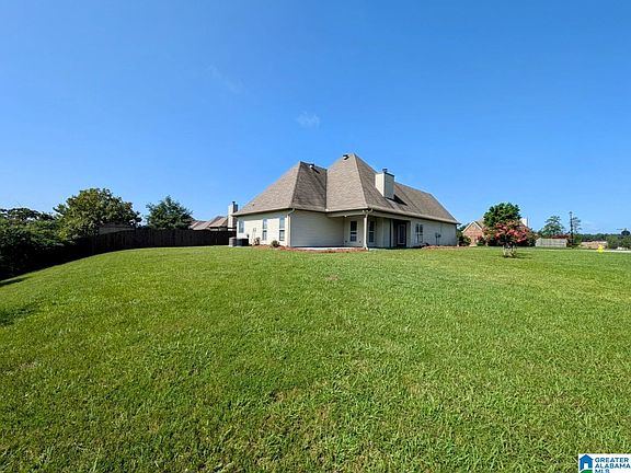 3rd image of 1021 Garnet Dr