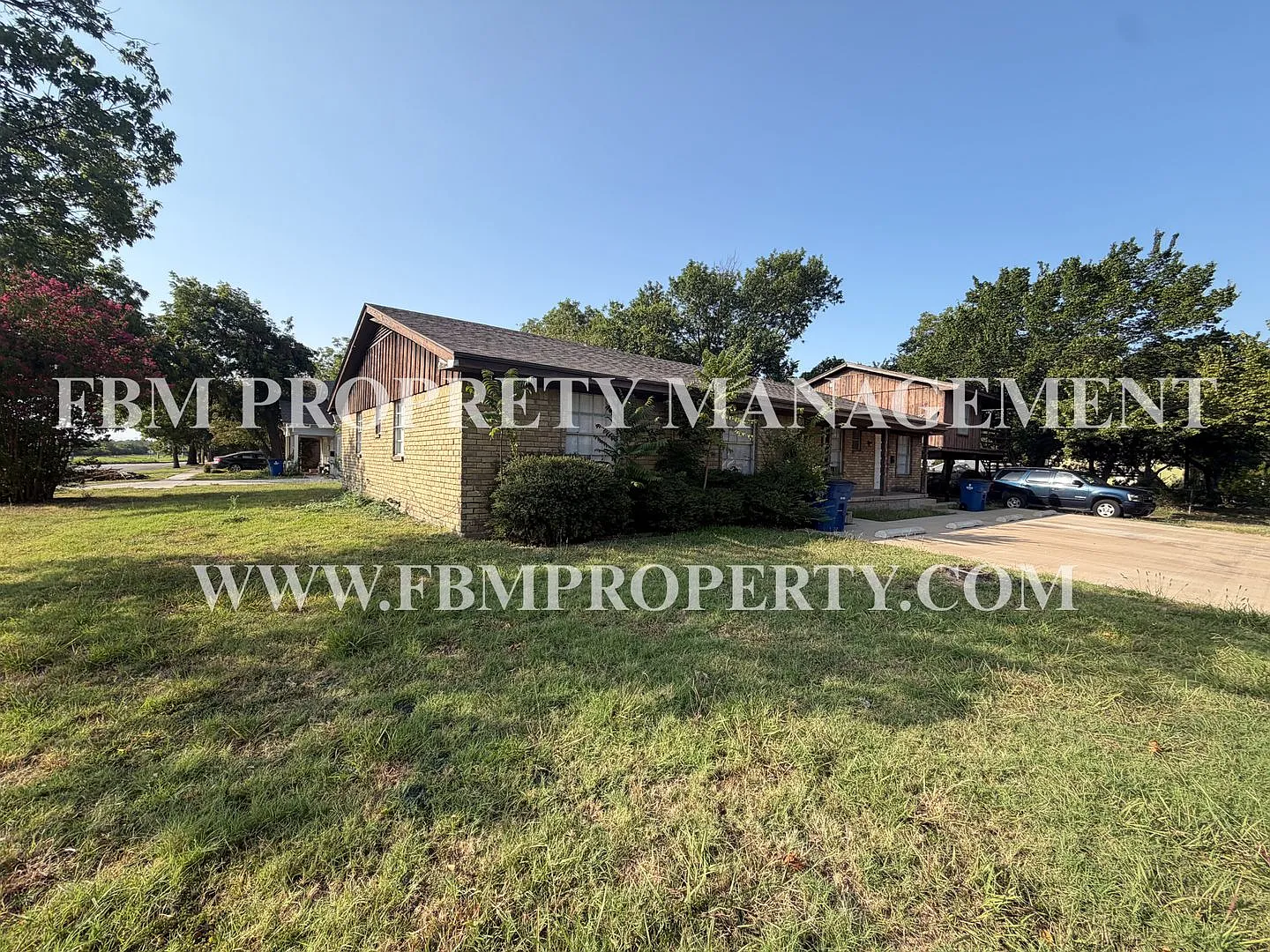 101 Latimer, Unit A - Beautiful 4 Bedroom, 1.5 Bathroom Brick Duplex in Ennis, TX! — Photo 2