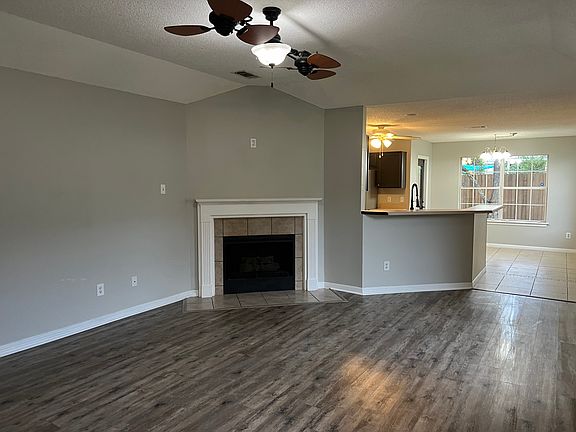 2nd image of 814 Crystal Wells Ct S