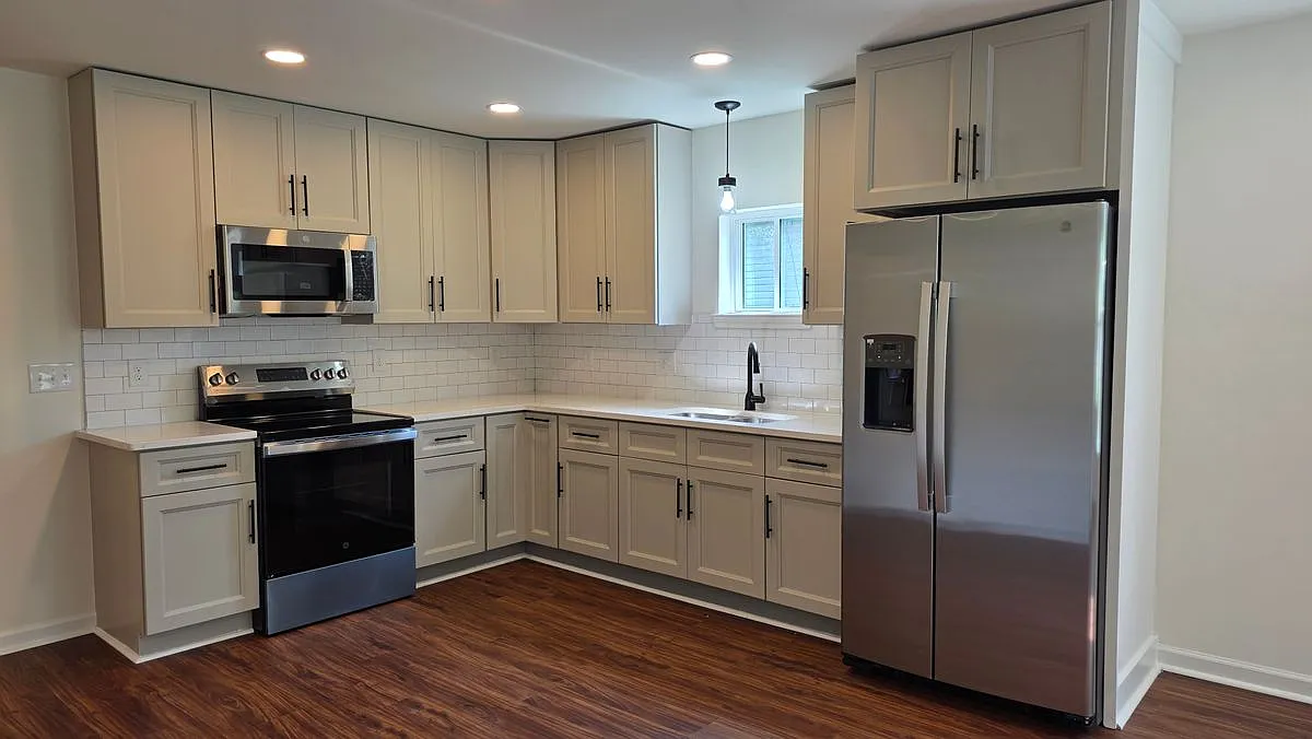2 bed, 1.0 bath, 1120 sqft, $2,000 — Photo 4