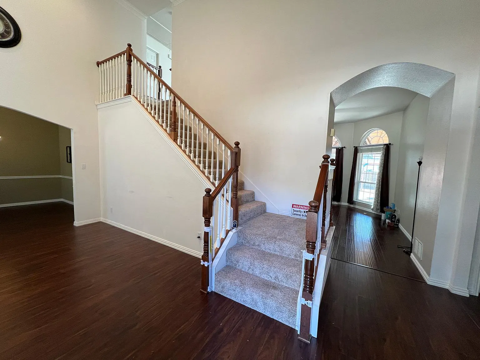 4 bed, 2644 sqft, $2,990 — Photo 2