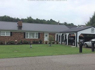 2606 Montana Ave, Hurricane, WV 25526