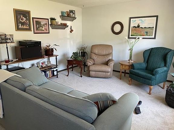 5th image of 2313 Douglas Ave