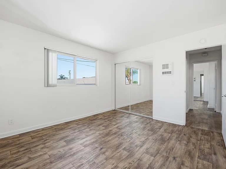635 Emory St #8 — Photo 9