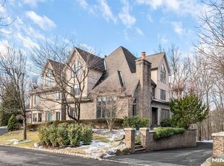 275 Hampshire Rdg, Park Ridge, NJ 07656